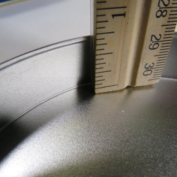 small storage (2) metal tins in excellent condition, easy to open, small storage - Picture 11 of 12